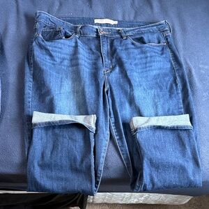 Levi's Signature Mid Rise Capri Jeans - Classic Blue